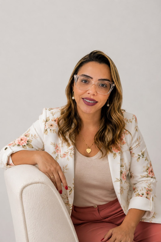Raphaela Barros em atendimento terapêutico